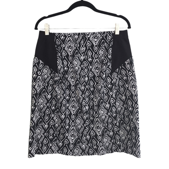 CHICOS Stretchy Cotton Blend Skirt - Picture 3 of 7